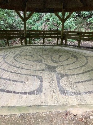 Santuario y laberinto Walk Jones Wilderness en el Centro de Conferencias en Montreat. Foto por Martha H. Miller