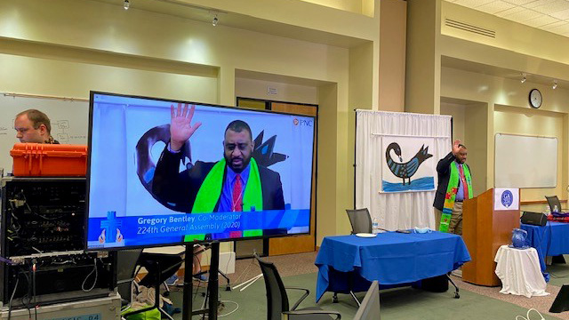 Co-Moderator Rev. Gregory Bentley praying