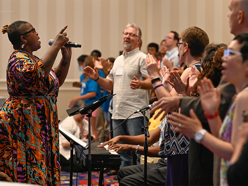 Closing worship at last year’s Big Tent celebration in Baltimore. Photo by Rich Copley.