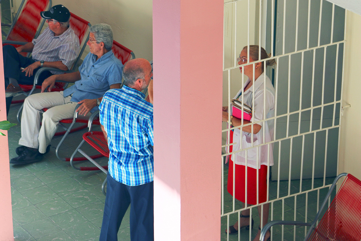 The psychological counseling service resides on the second floor of First Presbyterian church, Havana. (Photo by Randy Hobson)