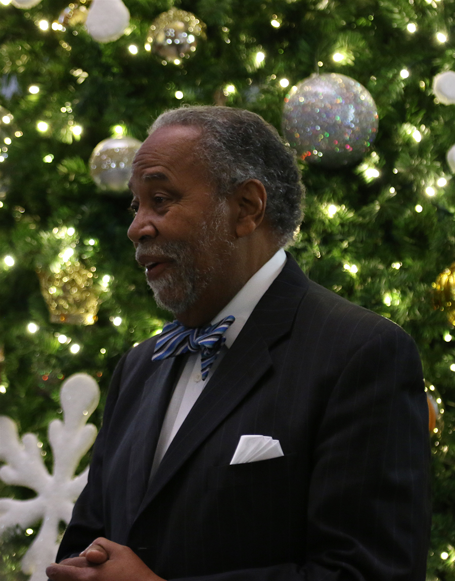 Kentucky State Senator Gerald Neal addresses the reception for J. Herbert Nelson II